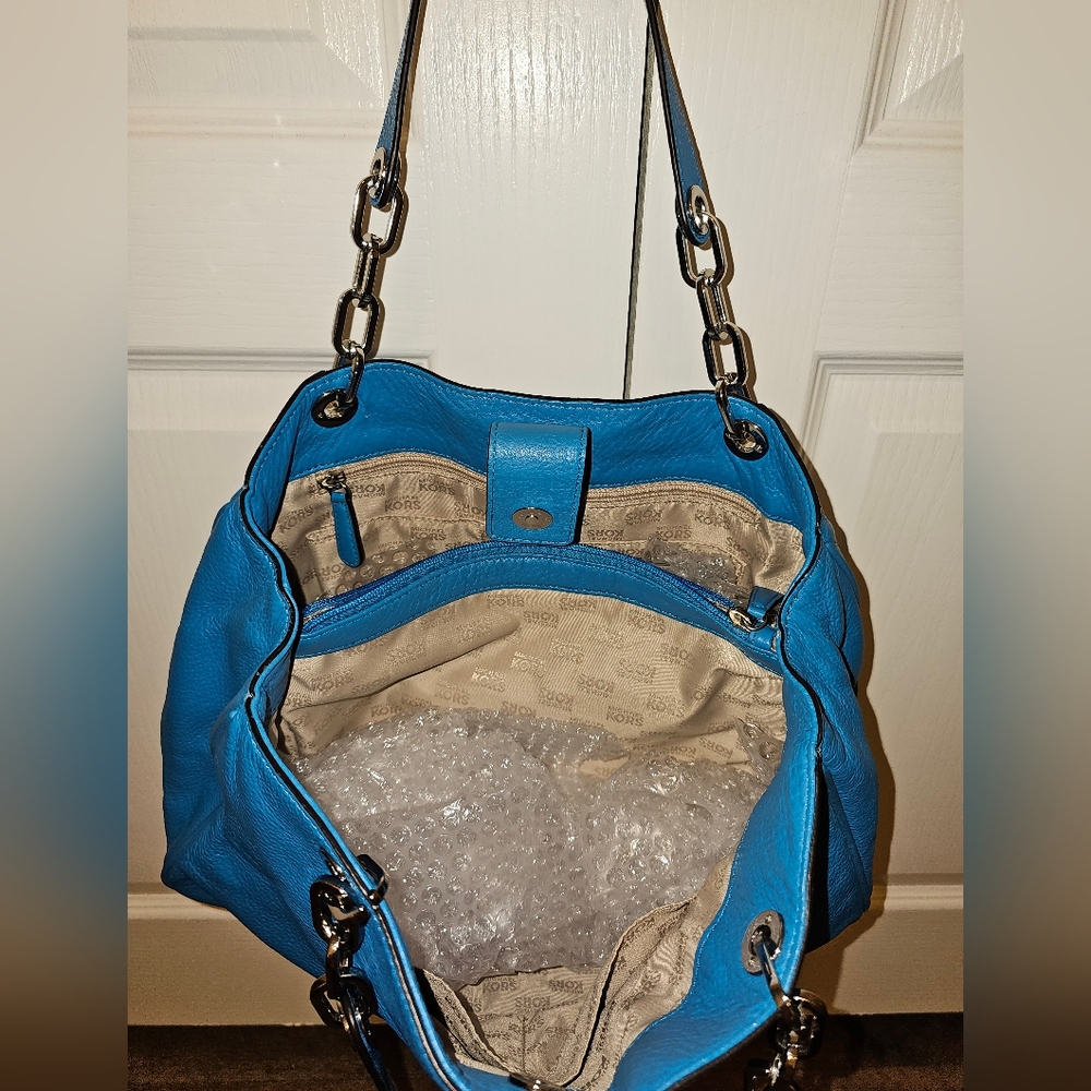 Michael Kors Blue Shoulder Bag with Silver Accents - Picture 8 of 13